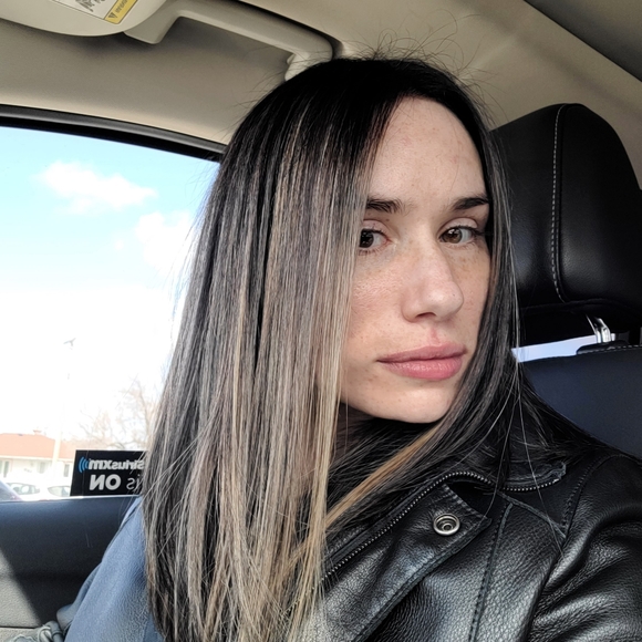 Meet your Posher, Stephanie - Picture 1 of 1